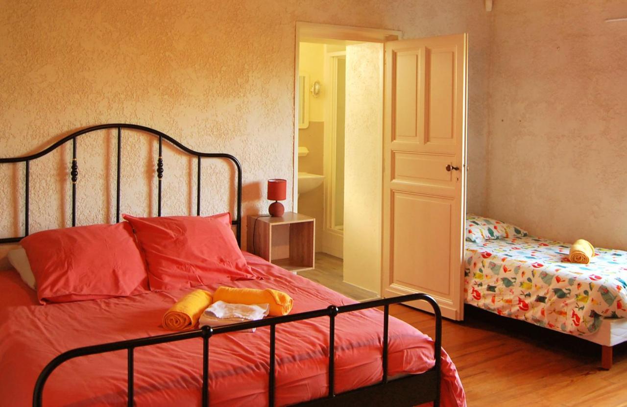 Logis De Chenac - Chambres Et Table D'Hotes Chenac Saint Seurin d'Uzet Kültér fotó